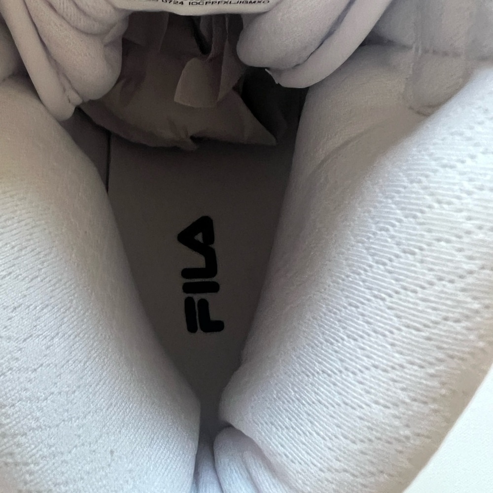 New in Box WOMEN'S FILA VULC 13 MID-TOP SNEAKERS Size 7 - Picture 6 of 7